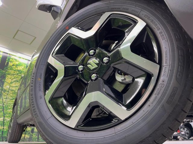 �y����16�C���`�A���~�z�C�[���z�O�ςɃ}�b�`���������A���~�z�C�[���𑕒����Ă���܂��B�e��ЊO�A���~�z�C�[����A�X�^�b�h���X�^�C�����戵�����Ă���܂��B���񂲑��k������