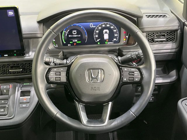 【ステアリングスイッチ】運転中、前方から目線をそらすことなく、オーディオ等の操作が可能な便利機能!安心&快適なドライブを演出してくれます♪