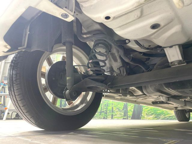 お車を安心してお乗りいただく為には、足回りの定期点検が欠かせません。サービスサポート(有償保証)では無料点検もご提供しており、安心のカーライフをお過ごしいただけるサポート体制が整っています。