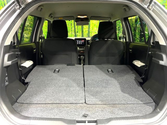 普段のお買い物や通勤、送迎等に十分な荷室スペースを確保しております。セカンドシートを倒すと、大きな荷物の積載も可能です♪