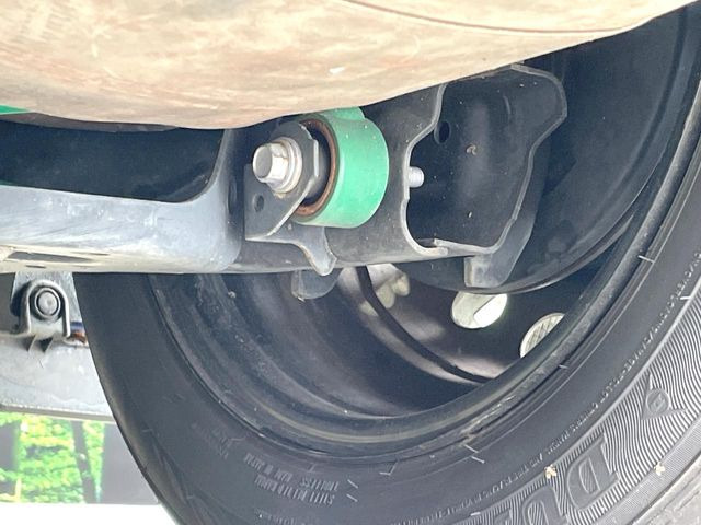 お車を安心してお乗りいただく為には、足回りの定期点検が欠かせません。サービスサポート(有償保証)では無料点検もご提供しており、安心のカーライフをお過ごしいただけるサポート体制が整っています。