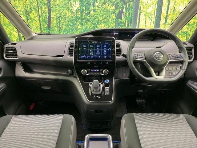 セレナ1.2 e-POWER ハイウェイスターV