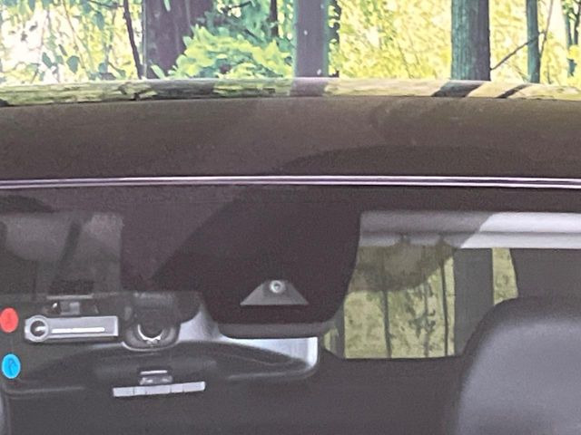 【インテリジェントエマージェンシーブレーキ】フロントカメラで前方の車両や歩行者を検知。衝突しそうな時は衝突被害軽減ブレーキが作動、衝突回避をサポート。より安全にドライブをお楽しみいただけます。
