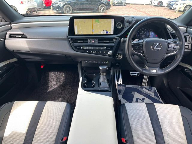 ES300h Fスポーツ
