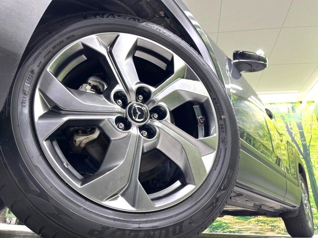 �y����18�C���`�A���~�z�C�[���z�O�ςɃ}�b�`���������A���~�z�C�[���𑕒����Ă���܂��B�e��ЊO�A���~�z�C�[����A�X�^�b�h���X�^�C�����戵�����Ă���܂��B���񂲑��k����������