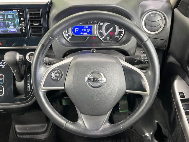 �y�X�e�A�����O�X�C�b�`�z�^�]���A�O������ڐ������炷���ƂȂ��A�I�[�f�B�I���̑��삪�\�ȕ֗��@�\!���S&���K�ȃh���C�u�����o���Ă���܂���