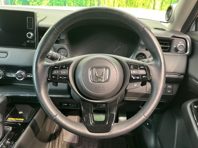 【ステアリングスイッチ】運転中、前方から目線をそらすことなく、オーディオ等の操作が可能な便利機能!安心&快適なドライブを演出してくれます♪