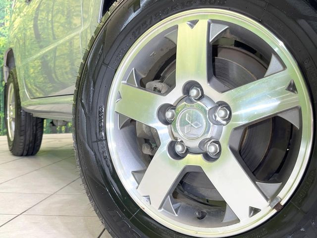 �y����15�C���`�A���~�z�C�[���z�O�ςɃ}�b�`���������A���~�z�C�[���𑕒����Ă���܂��B�e��ЊO�A���~�z�C�[����A�X�^�b�h���X�^�C�����戵�����Ă���܂��B���񂲑��k����������