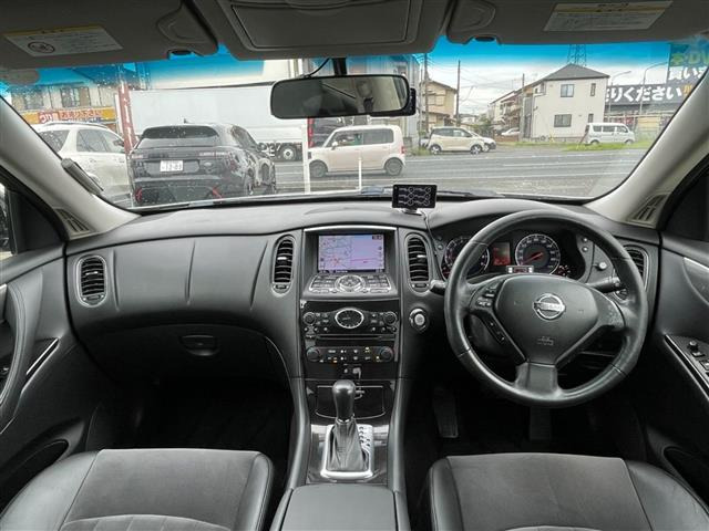 スカイラインクロスオーバー3.7 370GT FOUR 4WD