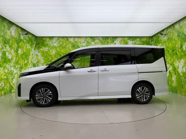 セレナ1.4 e-POWER ハイウェイスターV