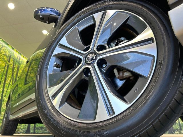 �y����17�C���`�A���~�z�C�[���z�O�ςɃ}�b�`���������A���~�z�C�[���𑕒����Ă���܂��B�e��ЊO�A���~�z�C�[����A�X�^�b�h���X�^�C�����戵�����Ă���܂��B���񂲑��k����������