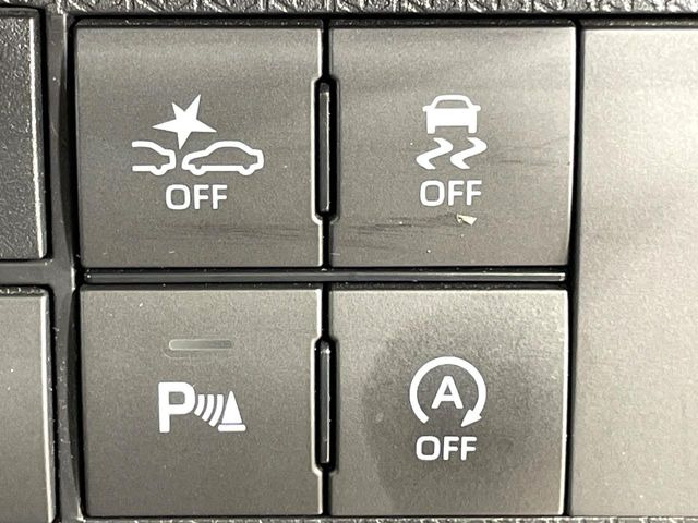 【スマートアシスト】走行中に前方の車両等を認識し、衝突しそうな時は警報とブレーキで衝突回避と被害軽減をアシスト。より安全にドライブをお楽しみいただけます。