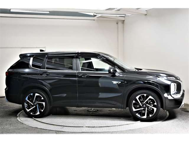 アウトランダーPHEV 2.4 G 4WD