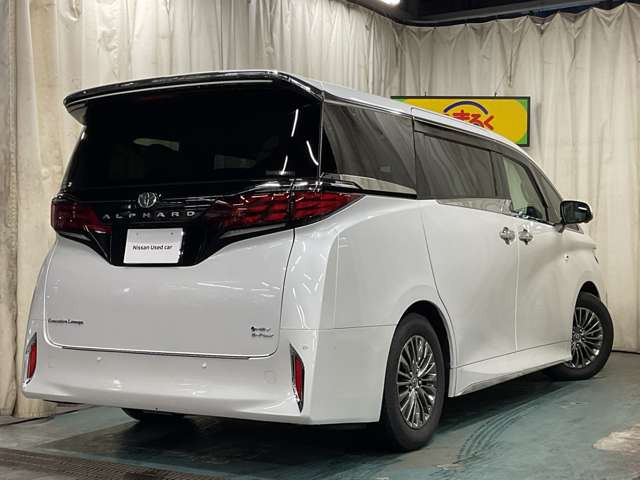 アルファードハイブリッド 2.5 エグゼクティブ ラウンジ E-Four 4WD