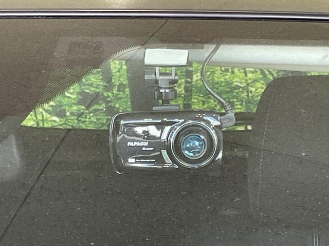 【ドライブレコーダー】ドライブレコーダー装備!走行中はもちろん、あおり運転や事故に遭遇した際、映像で記録し、万一のリスクに備えます。※記録用SDカードはお客様ご自身でご準備いただく必要があります。
