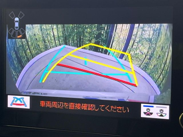 【バックカメラ】駐車時に後方がリアルタイム映像で確認できます。大型商業施設や立体駐車場での駐車時や、夜間のバック時に大活躍!運転スキルに関わらず、今や必須となった装備のひとつです!