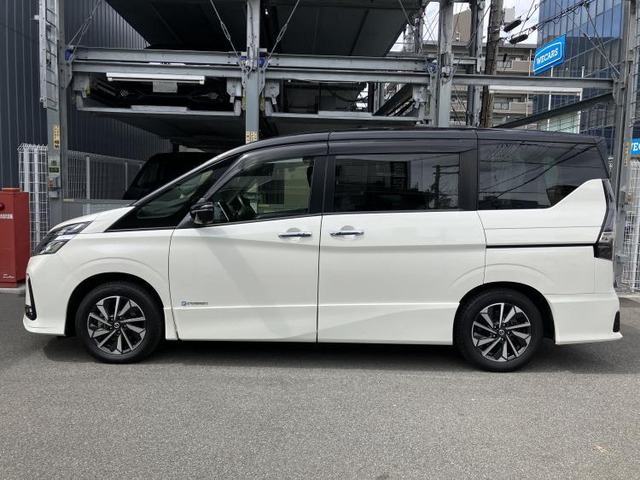 セレナ1.2 e-POWER ハイウェイスターV