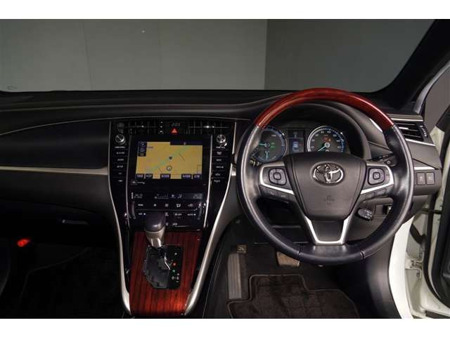 ハリアー2.5 ハイブリッド E-Four プレミアム 4WD