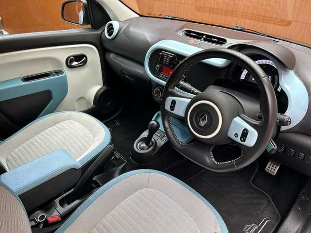 トゥインゴインテンス