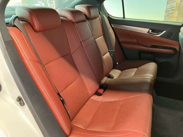 車内もキレイで嫌な臭いもありません☆気になる方は内装のスチームクリーナーも施工可能です♪