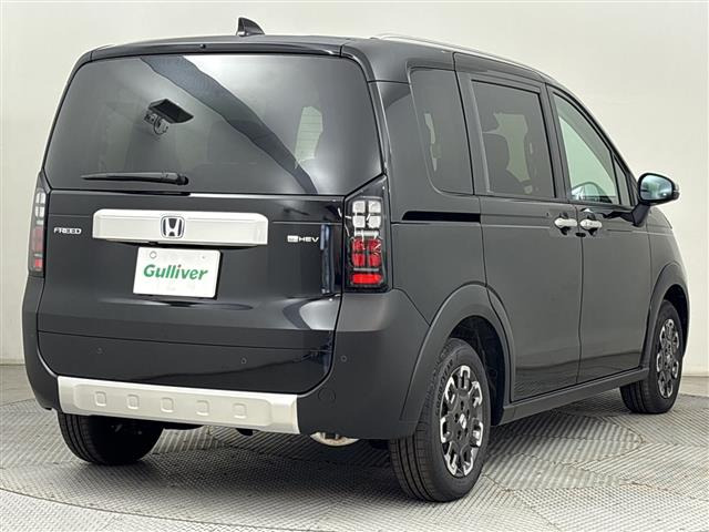 フリード1.5 e:HEV クロスター 4WD