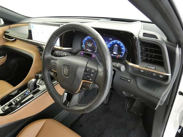 クラウンスポーツ2.5 Z E-Four 4WD