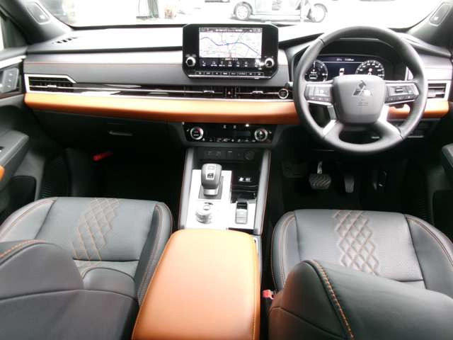 アウトランダーPHEV 2.4 P 4WD