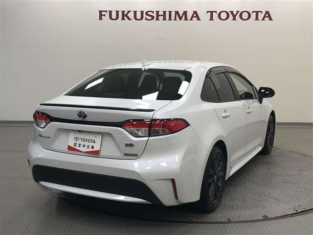 カローラ1.8 ハイブリッド W×B E-Four 4WD