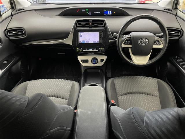 プリウス1.8 S