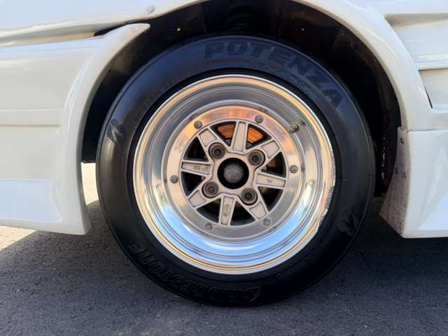 気になるお車がありましたら右の電話番号から直接お店にお問い合わせください。支払方法から車両情報、状態までなんでもご説明させて頂きます。スタッフ一同ご連絡お待ちしております。