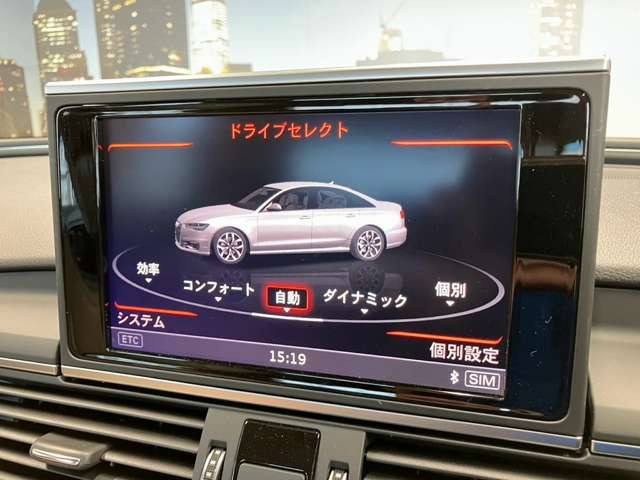 【純正メモリナビ】FM&AMを聴くことは勿論のこと!!CD&DVD再生可能で多機能ナビでドライブも快適ですよ☆