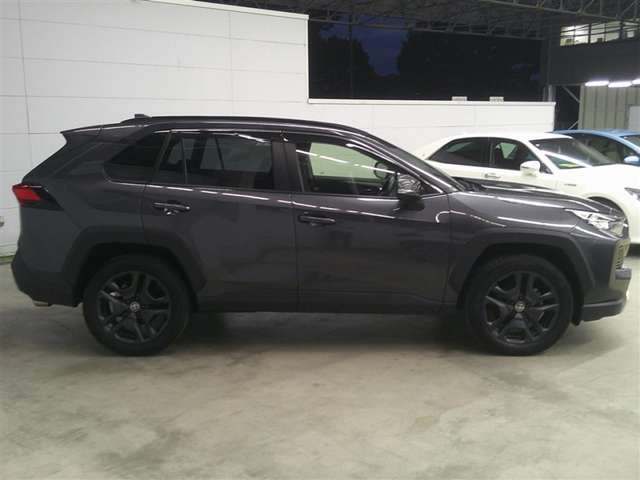 RAV42.0 アドベンチャー 4WD
