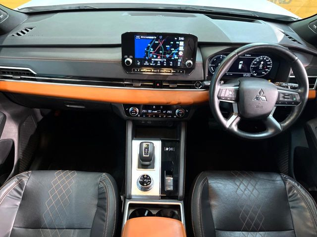 アウトランダーPHEV 2.4 P 4WD