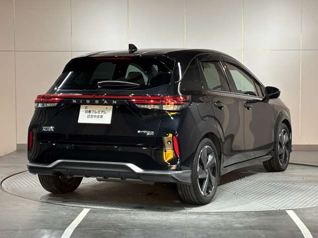 ノートオーラ1.2 G FOUR レザーエディション 4WD