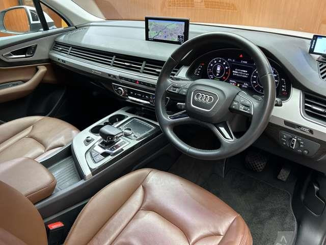 Q73.0 TFSI クワトロ 4WD