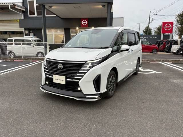 セレナ1.4 e-4ORCE ハイウェイスターV 4WD