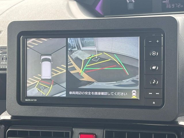 【パノラマモニター】専用のカメラにより、上から見下ろしたような視点で360度クルマの周囲を確認することができます☆死角部分も確認しやすく、狭い場所での切り返しや駐車もスムーズに行えます。