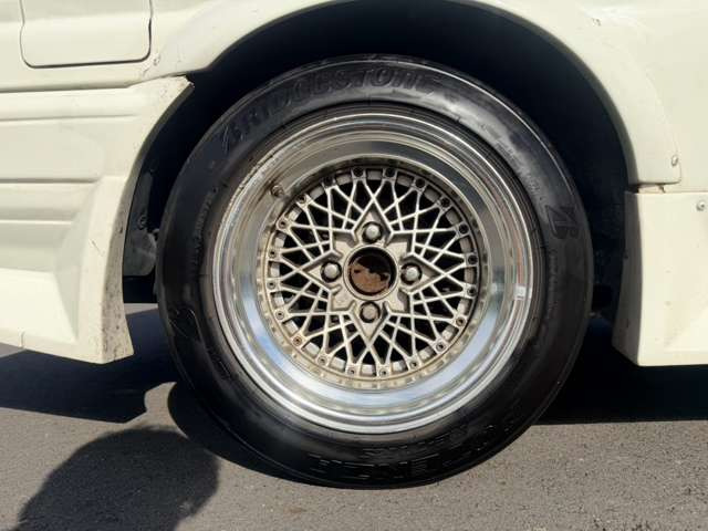 気になるお車がありましたら右の電話番号から直接お店にお問い合わせください。支払方法から車両情報、状態までなんでもご説明させて頂きます。スタッフ一同ご連絡お待ちしております。