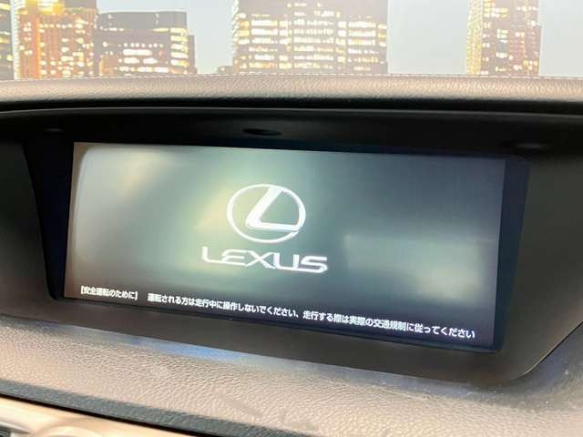 【純正HDDナビ】音楽を本体に記録できるミュージックサーバーやフルセグTVの視聴も可能です☆高性能&多機能ナビでドライブも快適ですよ☆