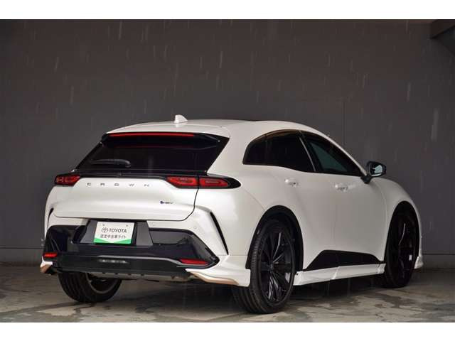 クラウンスポーツ2.5 Z E-Four 4WD