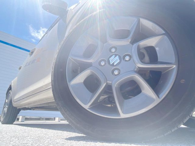 �y�����A���~�z�C�[���z�O�ςɃ}�b�`���������A���~�z�C�[���𑕒����Ă���܂��B�e��ЊO�A���~�z�C�[����A�X�^�b�h���X�^�C�����戵�����Ă���܂��B���񂲑��k����������