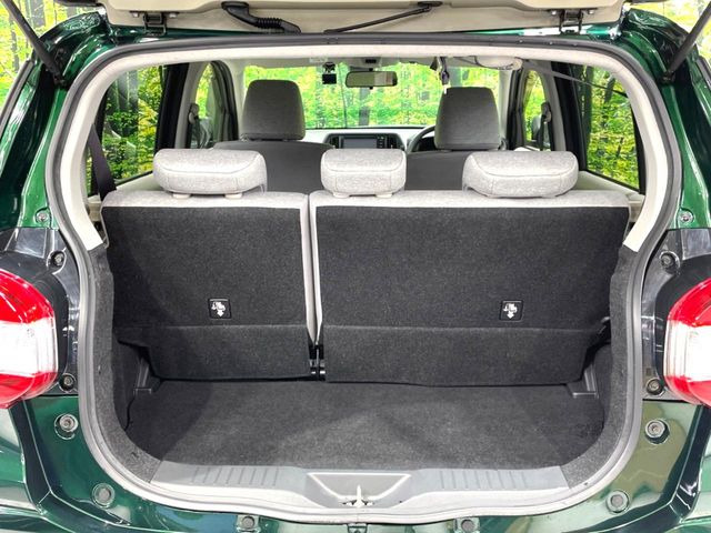 普段のお買い物や通勤、送迎等に十分な荷室スペースを確保しております。セカンドシートを倒すと、大きな荷物の積載も可能です♪