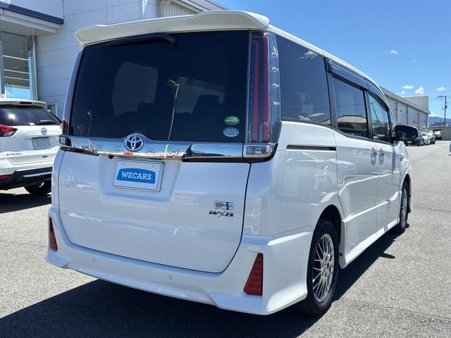 ノア1.8 ハイブリッド Si W×B II