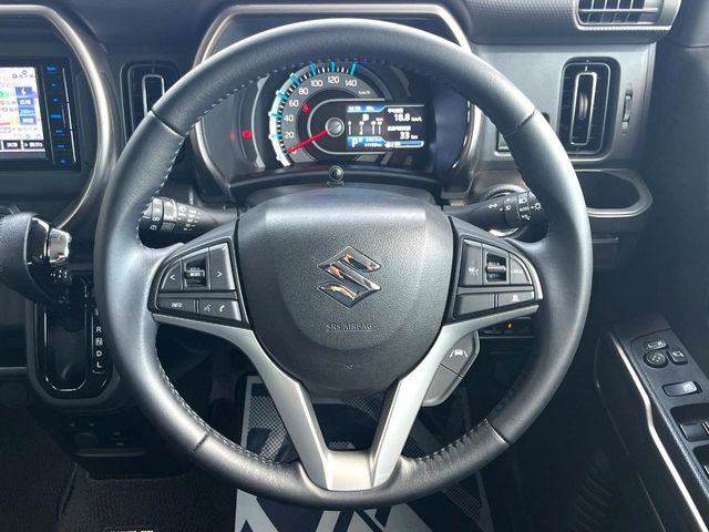 【純正革巻きステアリング】上質な革を使用することで、手にしっかり馴染みとても運転しやすいハンドルです♪