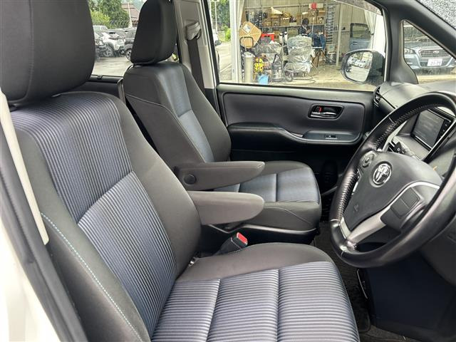 ヴォクシー2.0 ZS 煌