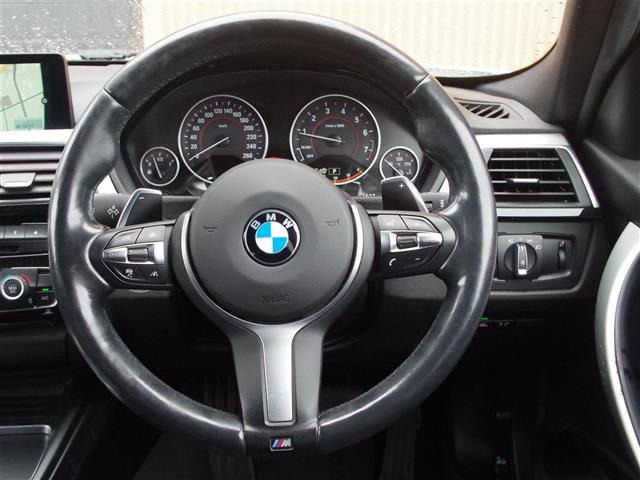 3シリーズツーリング320i xドライブ Mスポーツ 4WD