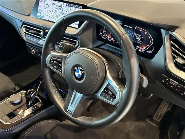 2シリーズグランクーペM235i xドライブ 4WD