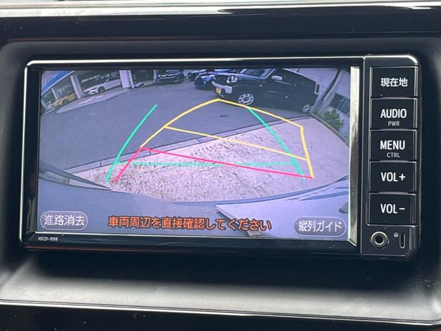 【バックカメラ】駐車時に後方がリアルタイム映像で確認できます。大型商業施設や立体駐車場での駐車時や、夜間のバック時に大活躍!運転スキルに関わらず、今や必須となった装備のひとつです!