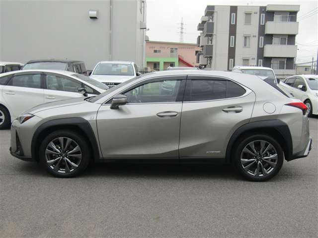 UX250h Fスポーツ 4WD