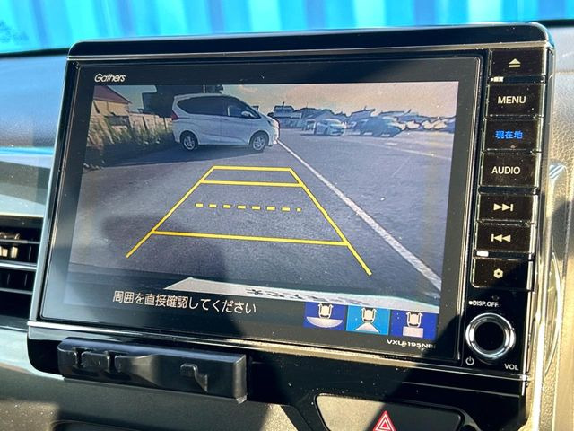 【バックカメラ】駐車時に後方がリアルタイム映像で確認できます。大型商業施設や立体駐車場での駐車時や、夜間のバック時に大活躍!運転スキルに関わらず、今や必須となった装備のひとつです!